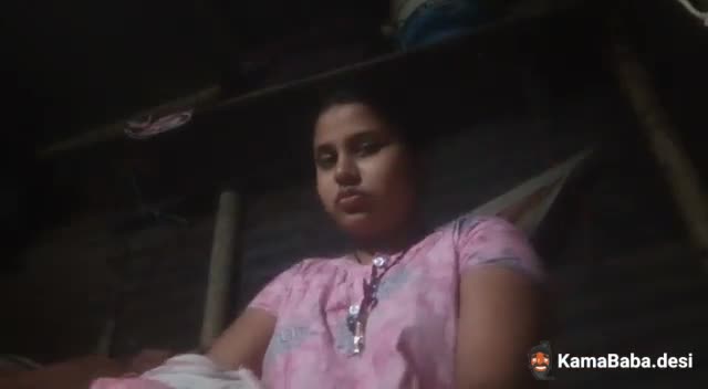 A horny lady gets naked in the Tamil aunty sex video(1)