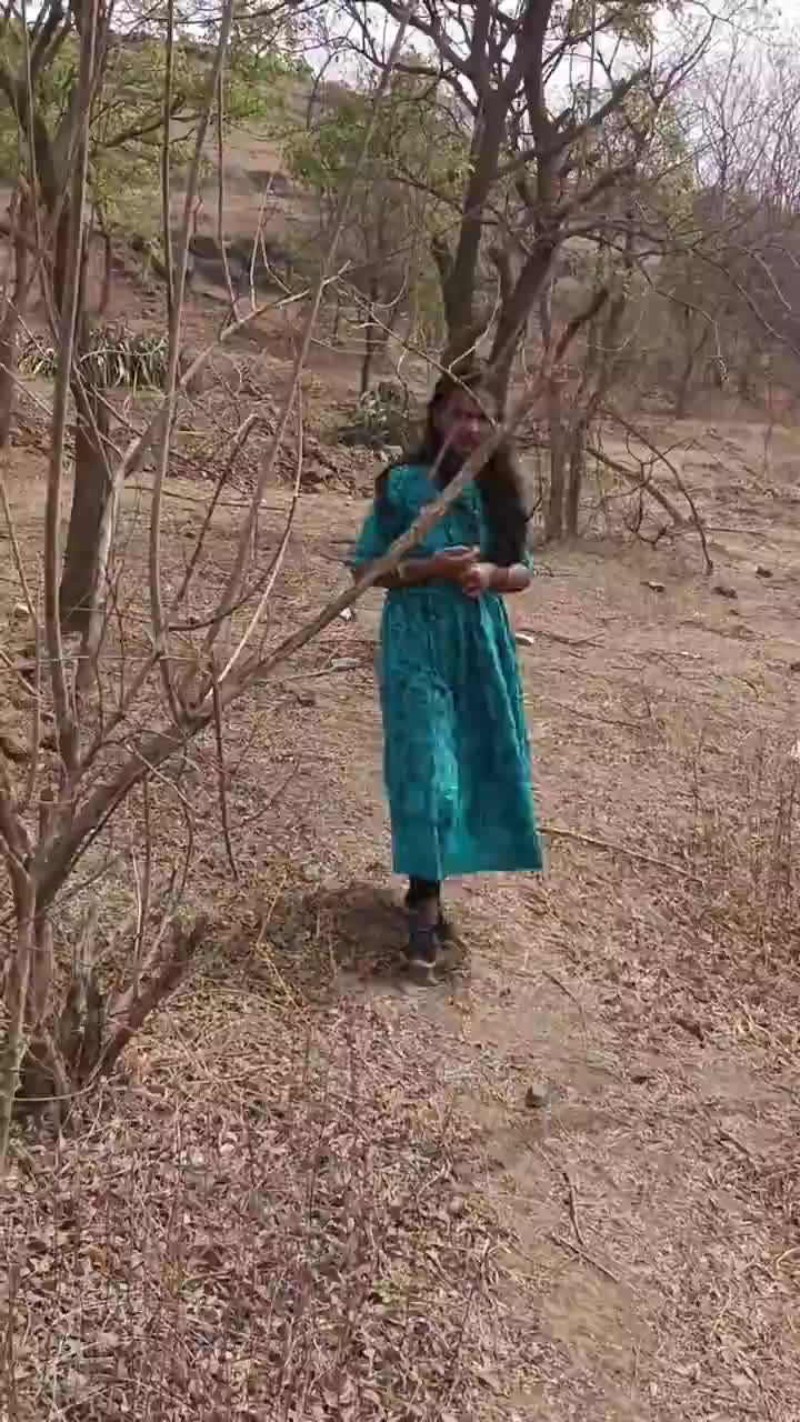 Desperate_Wife_Kavita_Outdoor_Fucking_with_Hubby_in_Jungle