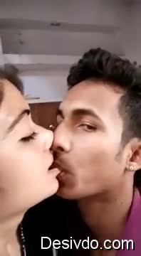 Gorgeous Amateur Girl Friend passionately kissed
