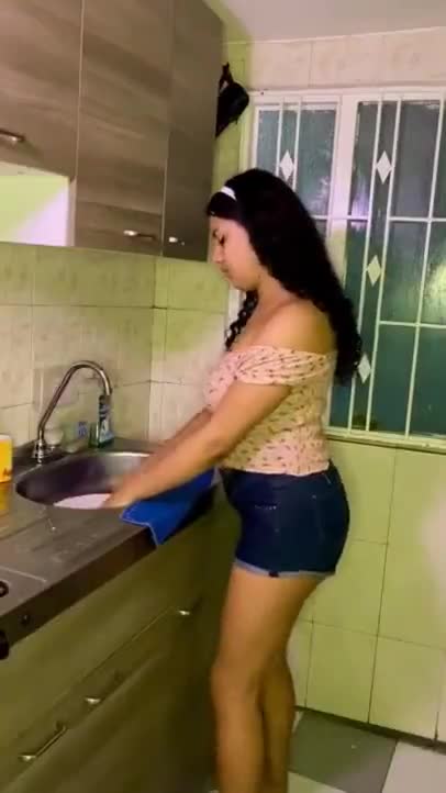 Horny Teen have Sex in the Kitchen(1).mp4