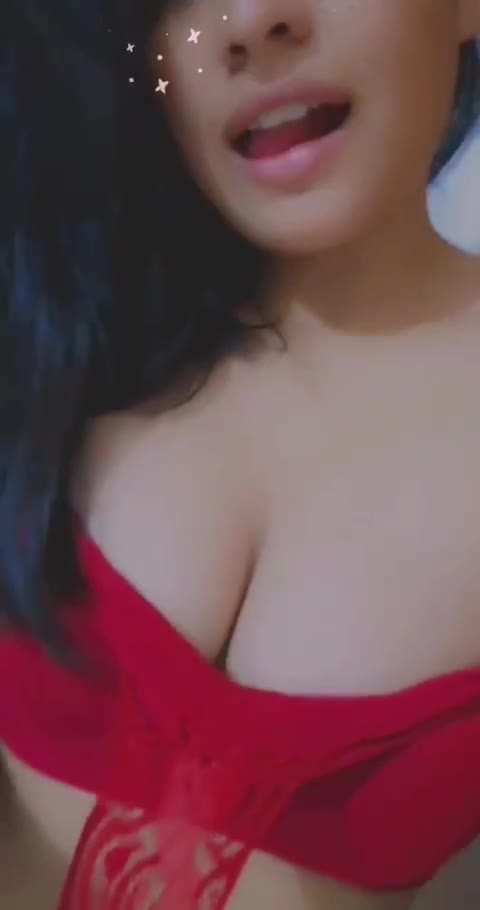 Indian girlfriend boobs show selfie viral video.mp4